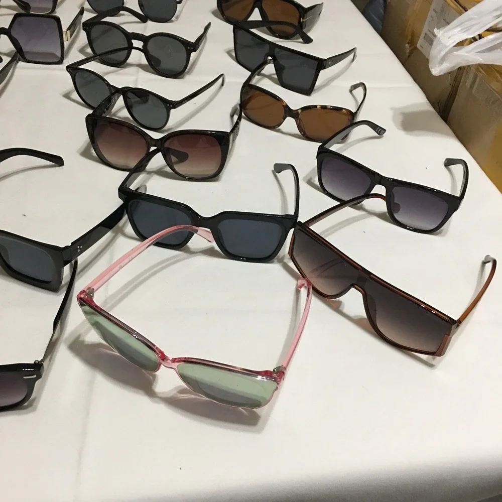 Lot of 23 Sunglasses Unisex Mixed Colors Styles Roxy Steve Madden Hilfiger